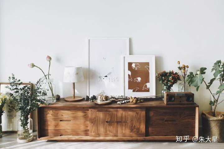 实木家具，不仅仅是装饰，更是需要呵护的艺术品