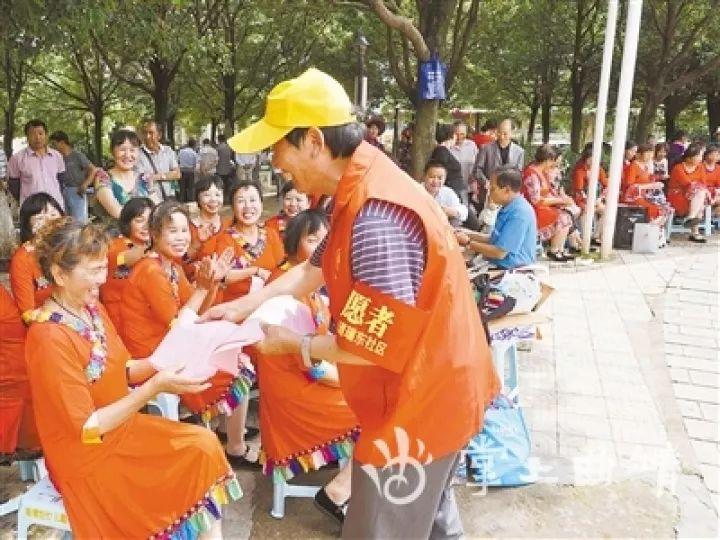 探秘南宁市旧货市场，家具、沙发与床的时光印记