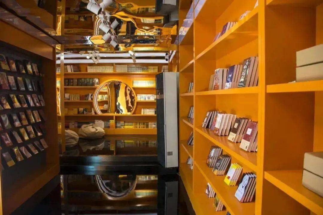 健威家具，线上官网与线下实体店的完美融合