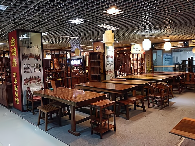 探索实木家具批发市场的魅力与机遇