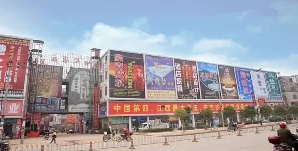 江西南康实木家具批发市场的繁荣与魅力