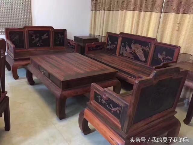 探索黑胡桃木与乌金木家具的魅力，一场材质与美学的较量
