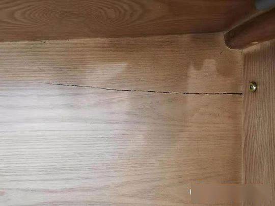 实木家具开裂，消费者权益与退货政策解析