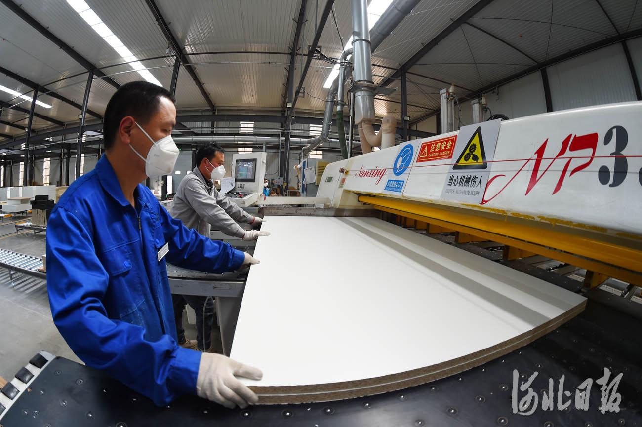 绿色生活新风尚，家用家具的回收与再利用
