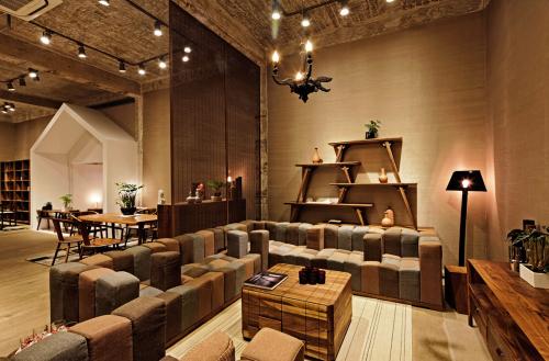家具店经营之道，策略、创新与顾客体验并重