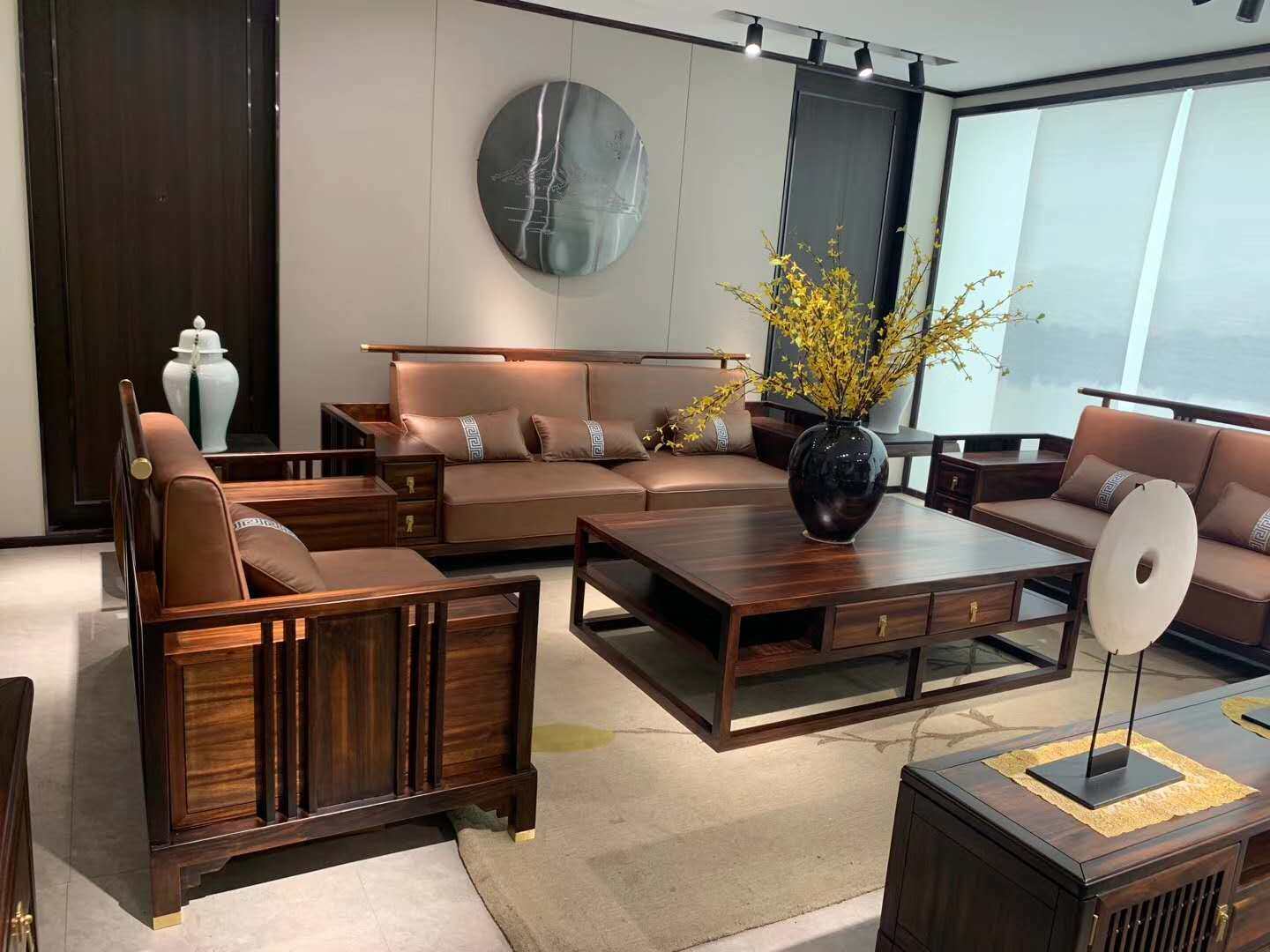 乌金木新中式家具，融合传统与现代的美学典范