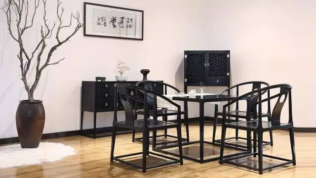 家具与家俱，一字之差，用法大不同