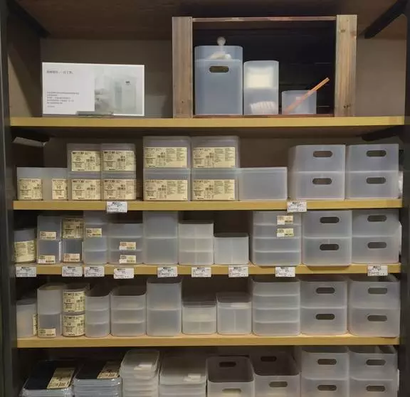 探索附近家具大卖场，精选梳妆柜的购物指南