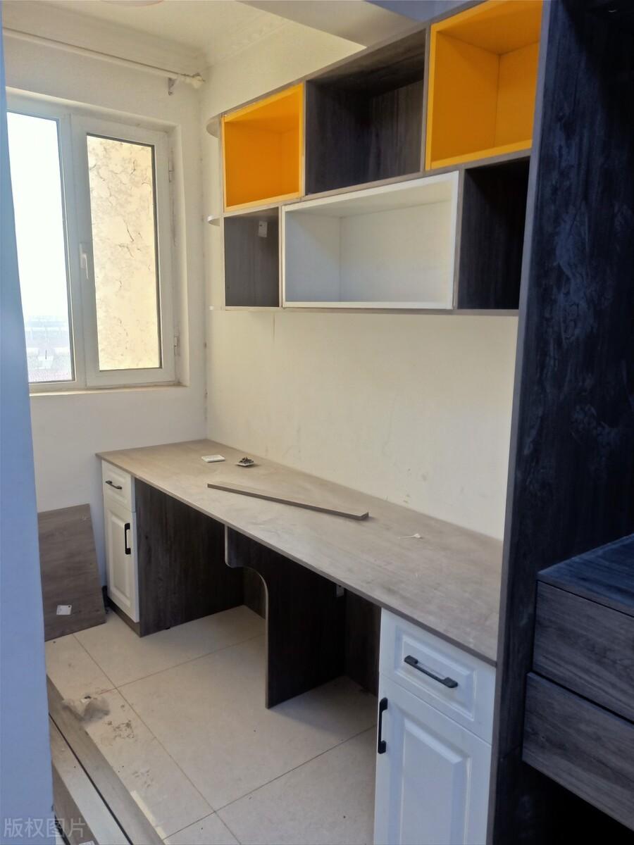 家具全屋定制VS木工现场制作，价格与价值的深度剖析