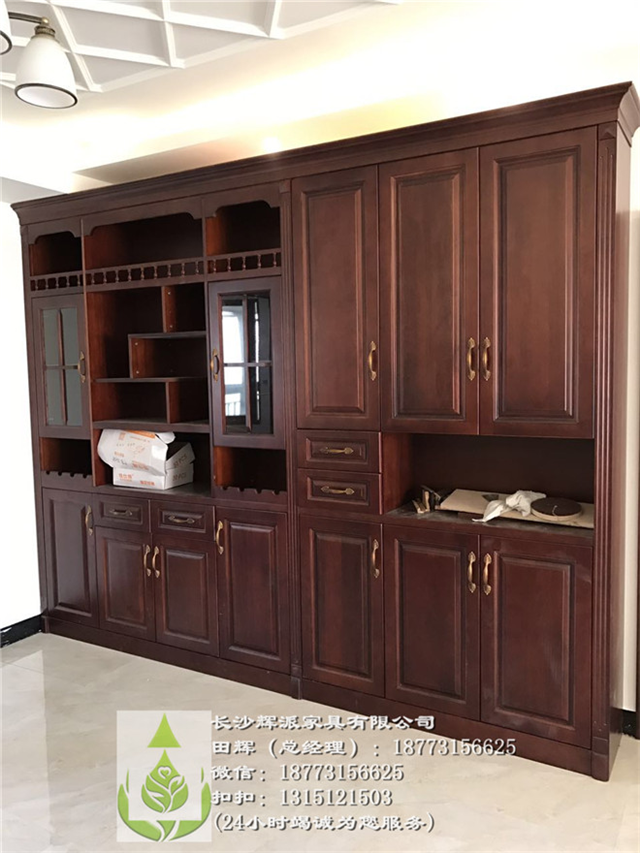 探索全实木家具定制工厂的魅力与工艺