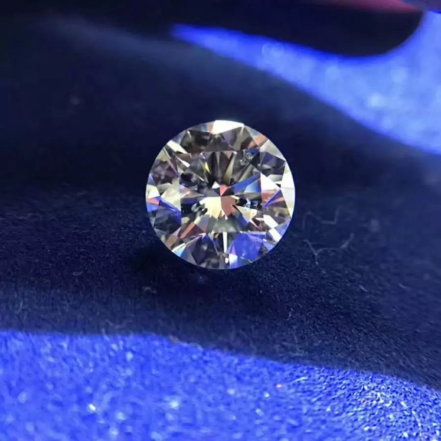 探秘一克拉钻石的奇妙世界，大小与价值的完美平衡