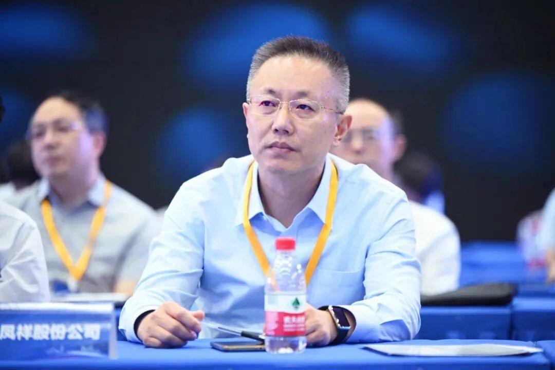 探索老凤祥官网旗舰店商城，传承经典，创新未来