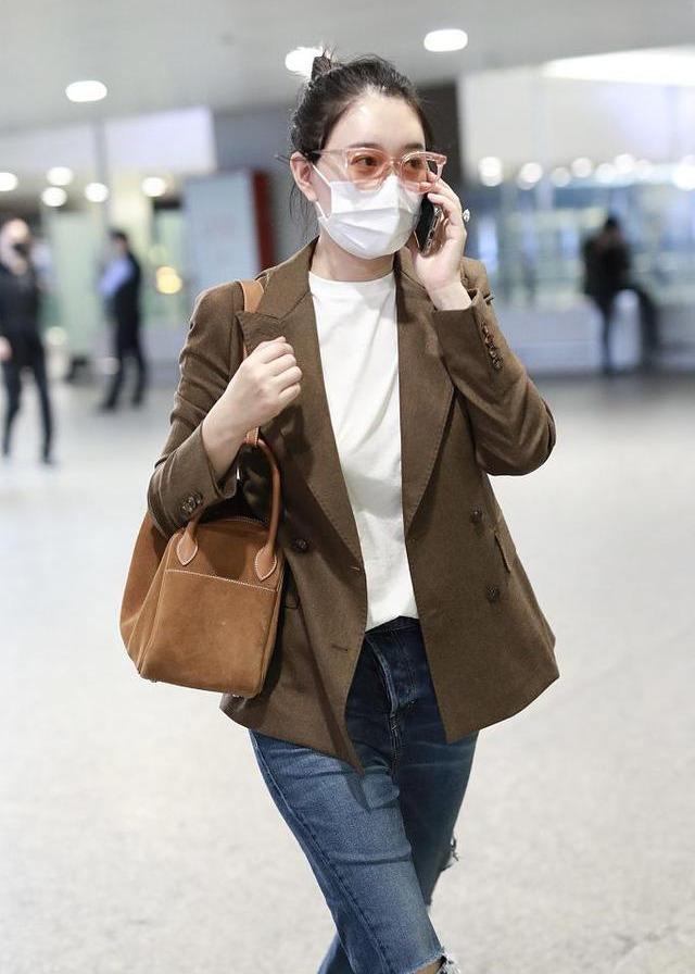 女士钻戒，优雅与时尚的完美融合