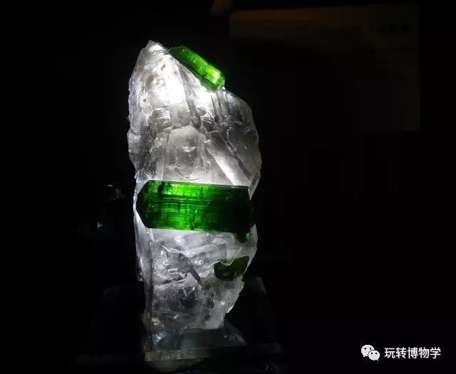 探索自然之秘，揭秘天然水晶原石真品图鉴