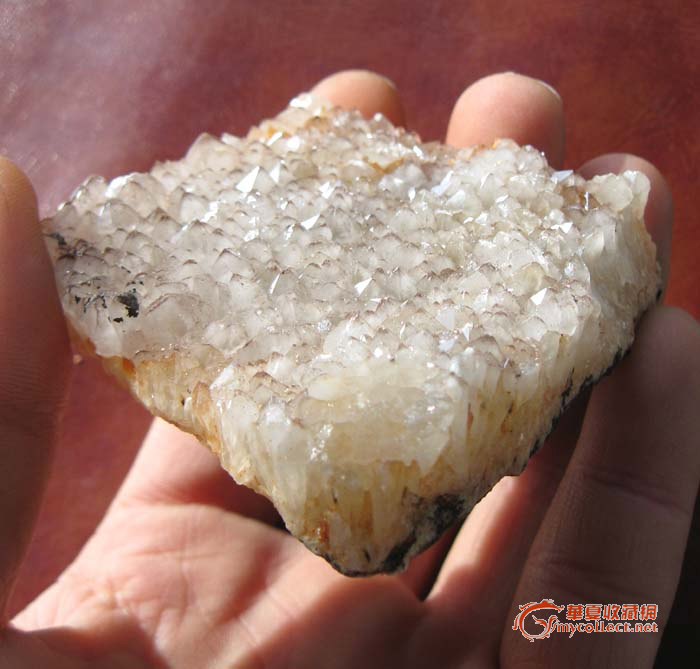 探索自然瑰宝，纯天然水晶石原石的价格与魅力
