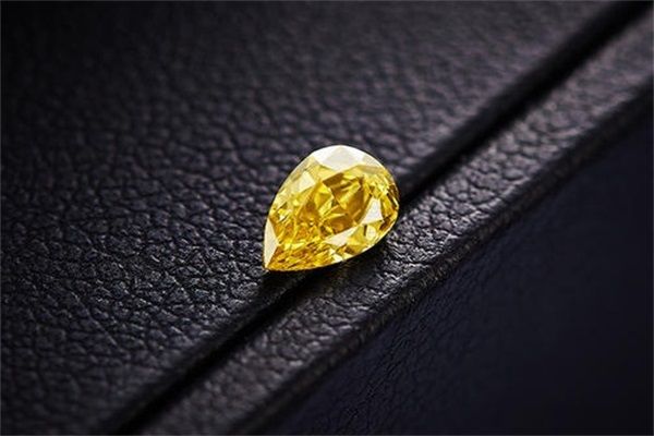 1克拉黄钻，璀璨之下的价格谜团