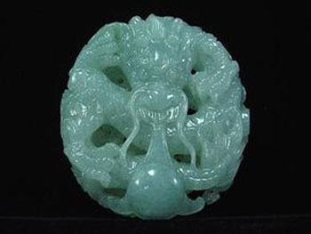 探索手机灯光下的翡翠之美，科学鉴赏与艺术欣赏的完美结合