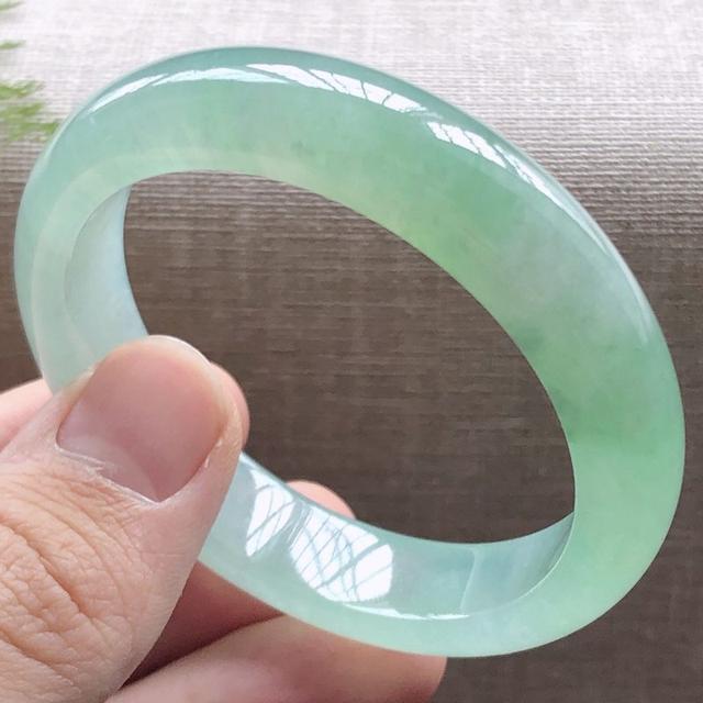 翡翠手镯，色彩之选——探寻最佳颜色