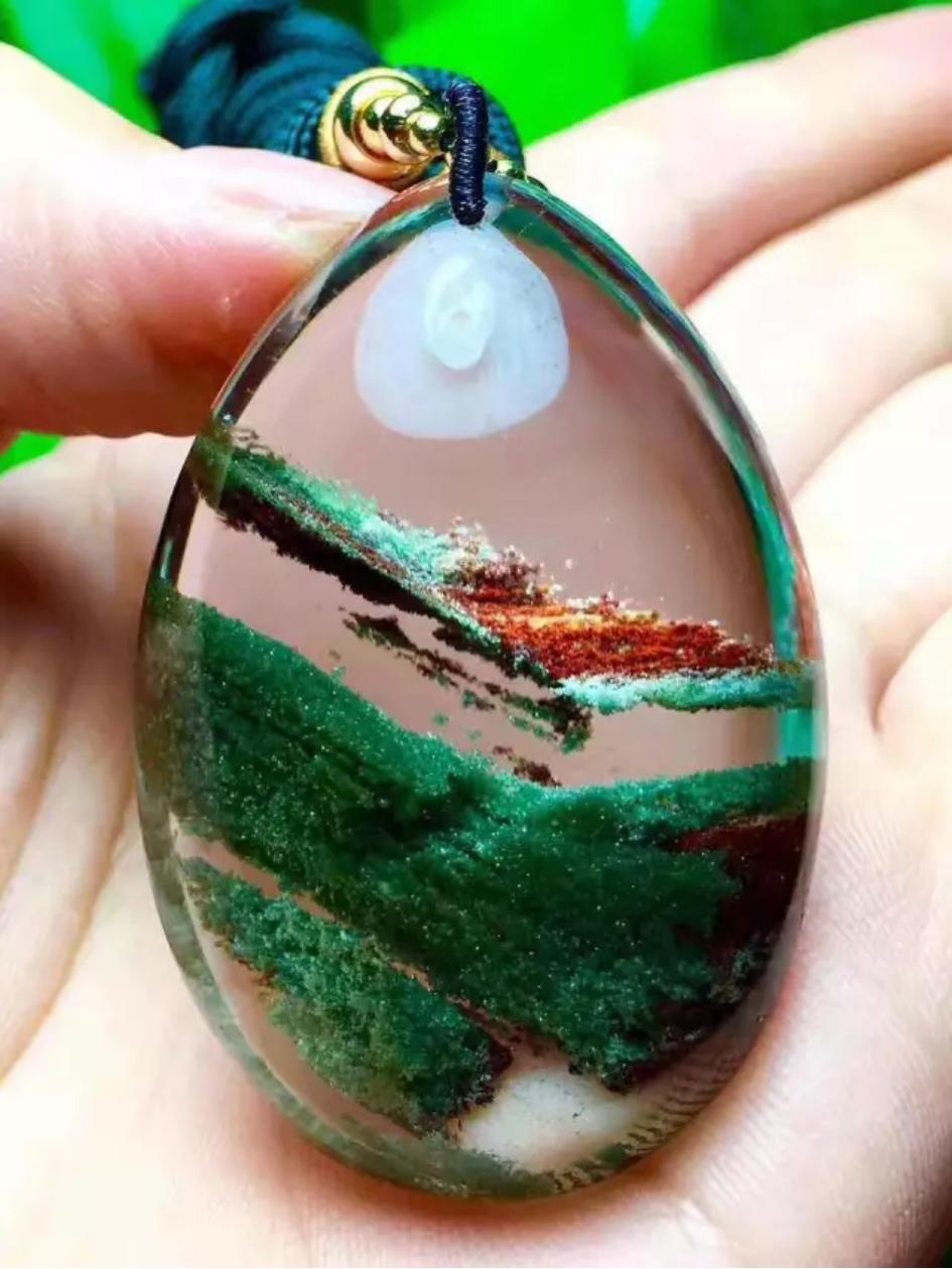 真假水晶，一眼辨别的艺术——基于对比照片的深度解析