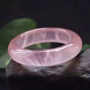 探秘水晶手镯，价格背后的奥秘