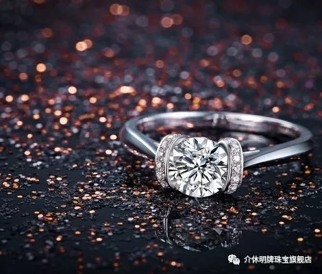 2克拉钻戒，璀璨背后的价格与价值考量