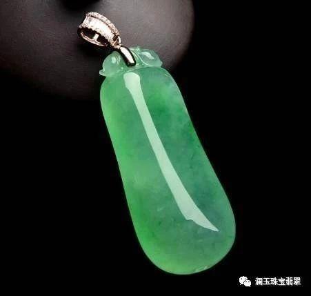 探索自然瑰宝，天然冰种翡翠原石的奥秘