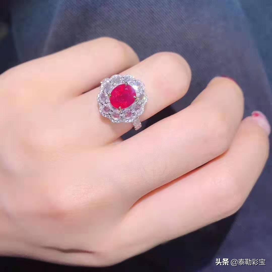 男生戴戒指的讲究，左手还是右手？
