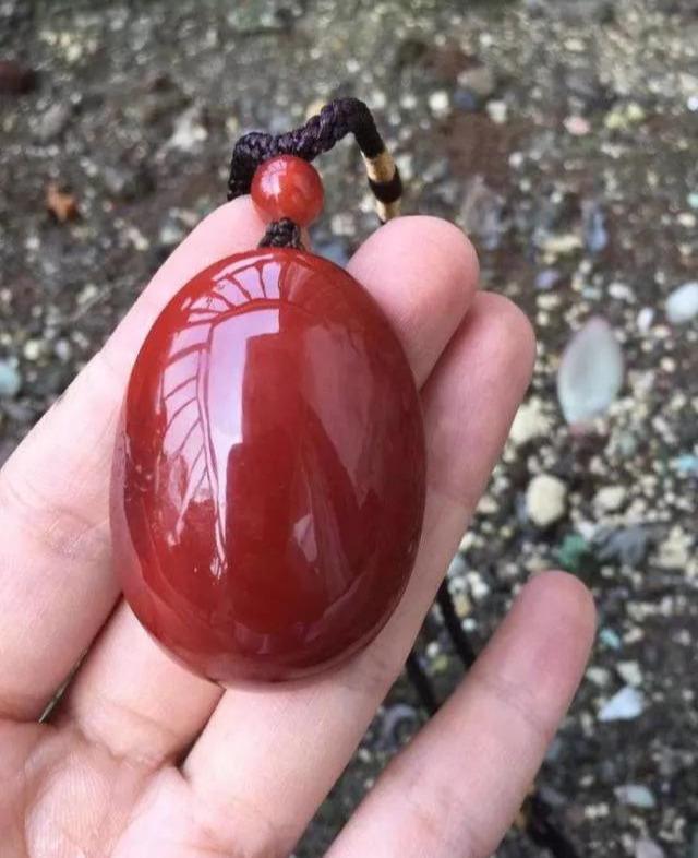 探索南红玛瑙，古老宝石的现代健康与心灵之效