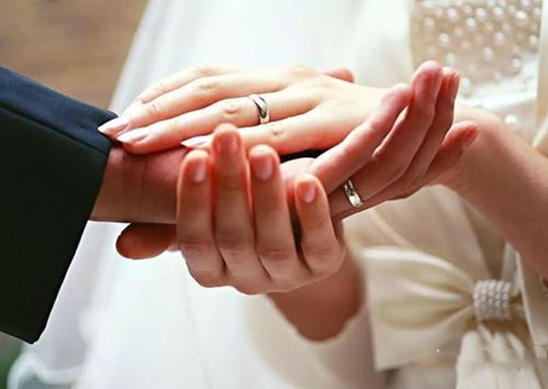 女人婚戒戴在左手还是右手，传统与现代交织的浪漫选择