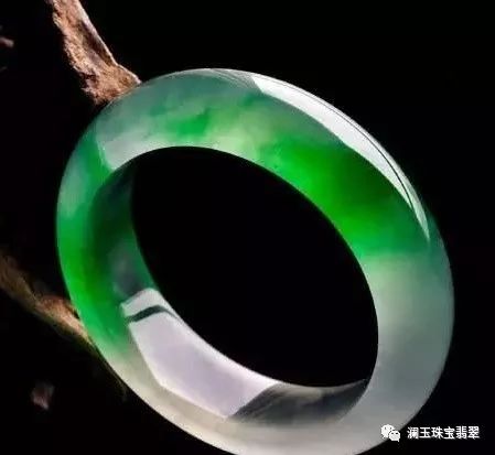 翡翠鉴别，掌握真伪，守护美丽