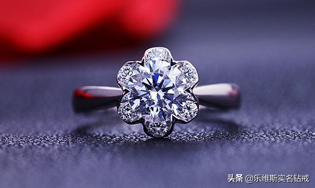 探秘一克拉钻戒的重量，爱的重量，何止于克？