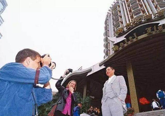 揭秘澳门六哥的传奇身世—一张张照片背后的故事